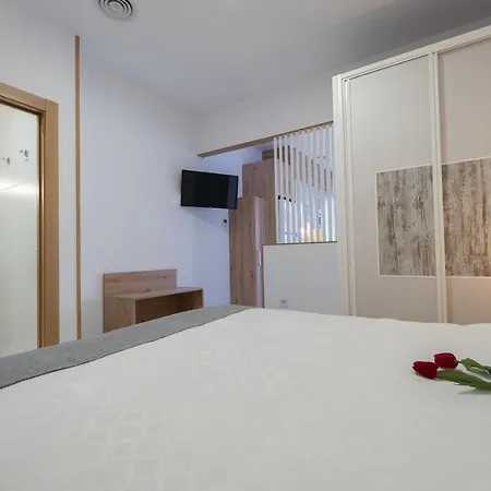 Turisticos De La Abuela Carmen Daire *